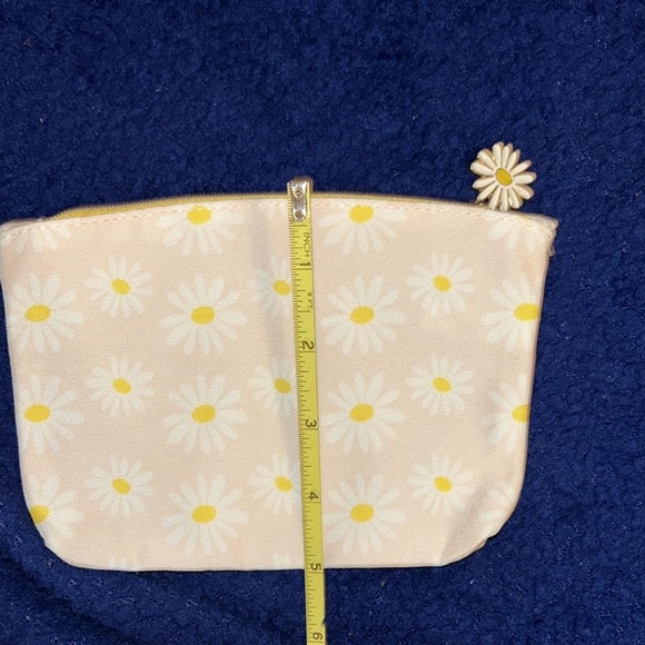 3 Ipsy mini makeup bags three one pink w daisies one  pink w ferns 5” 7”. - Picture 7 of 10
